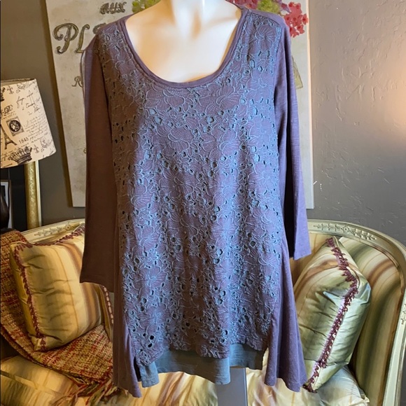 LOGO Lori Goldstein BlackBerry Lace Front Top M